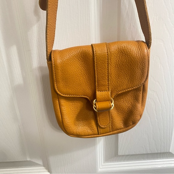 Nest Anthropologie crossbody purse small adjustable orange buckle - Picture 5 of 7
